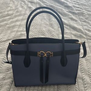 Elegant Blue and Gold Women's Kate Spade Bag barely used